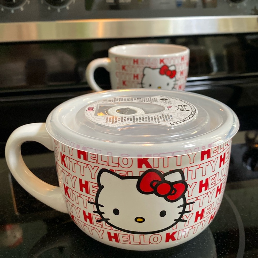 Hello kitty set of 2 mugs